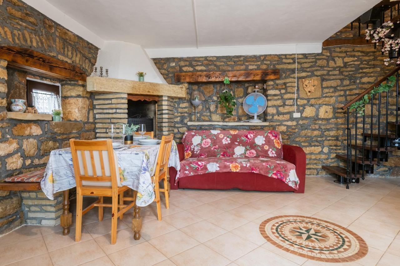 Apartment Larca Kanfanar Bagian luar foto