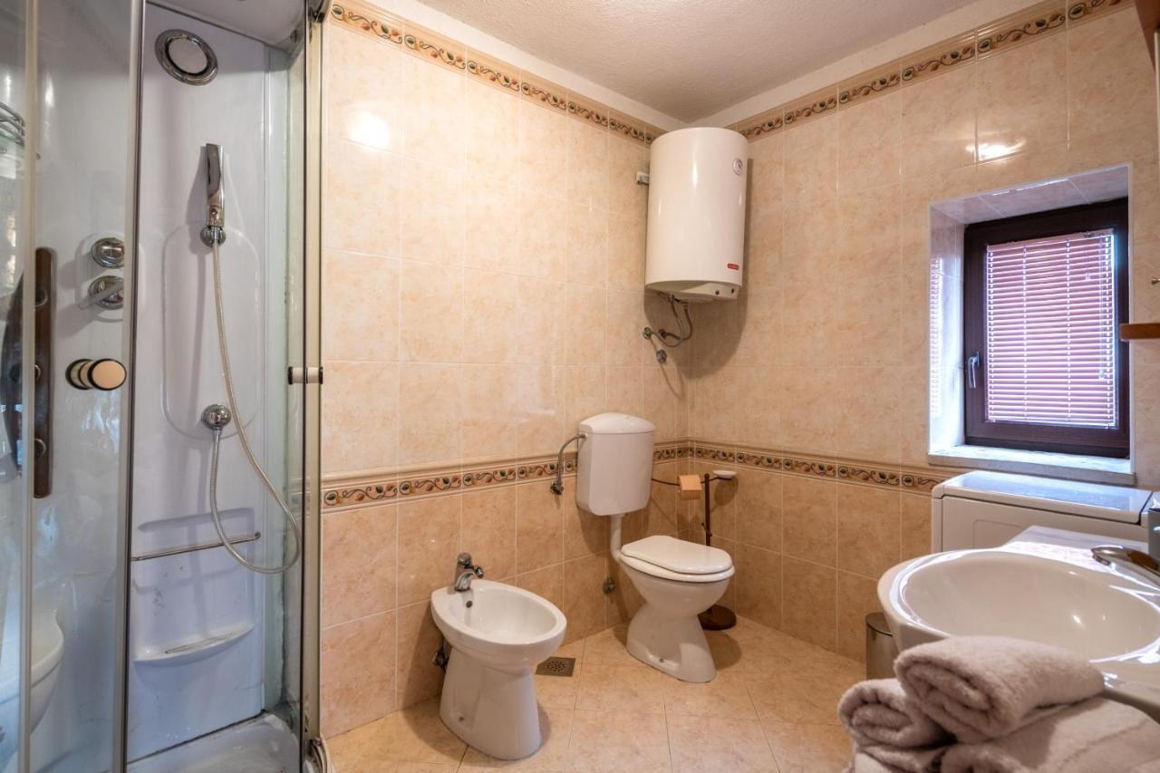 Apartment Larca Kanfanar Bagian luar foto